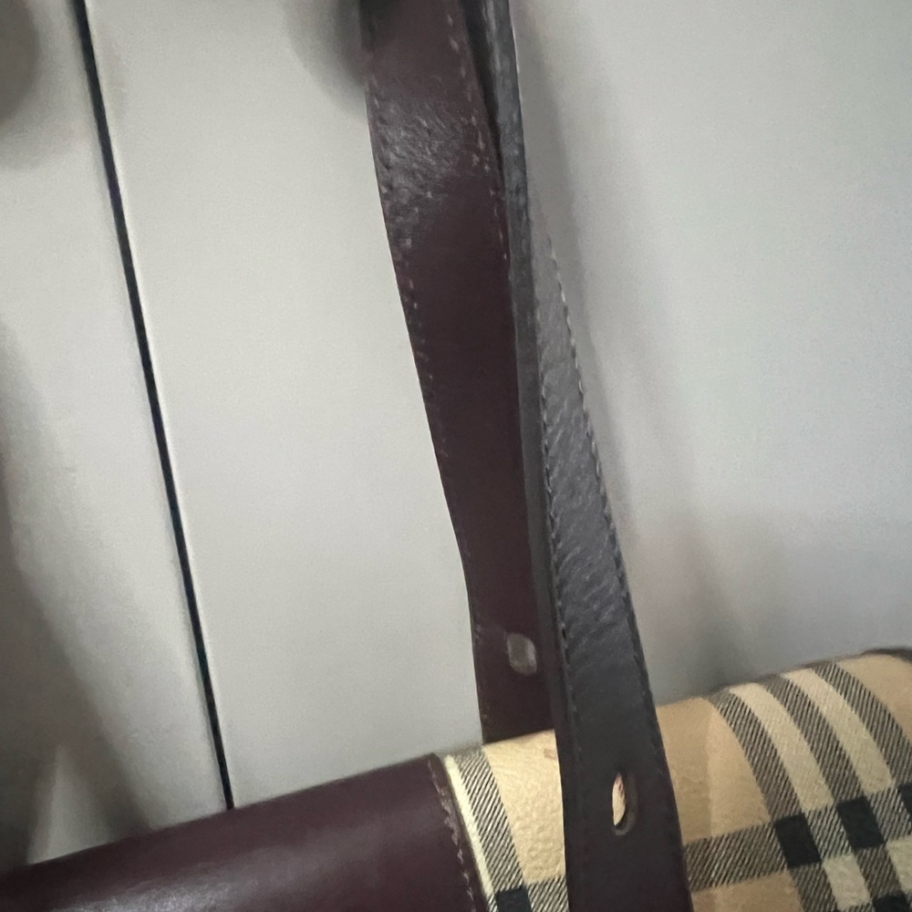 sOLD.    Burberry authentic satchel bag like new - Picture 4 of 7